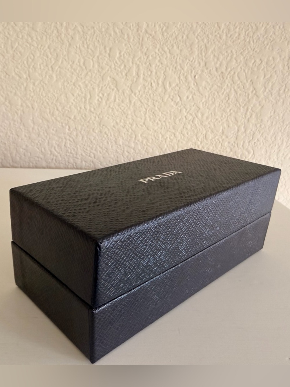 PRADA Gift Box - Picture 2 of 4